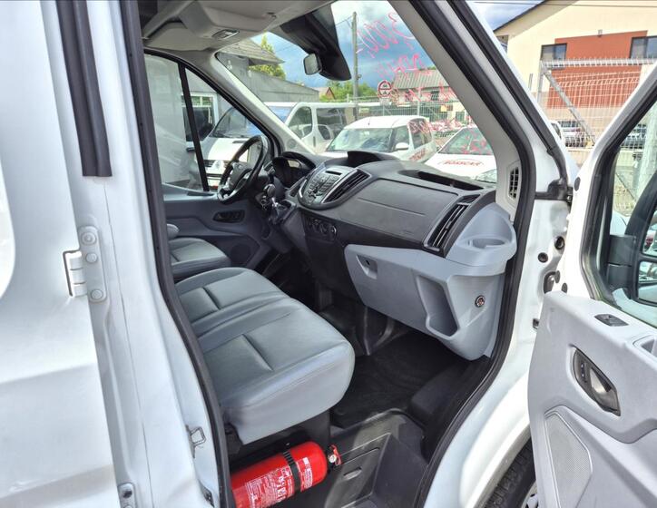 Ford Transit 18