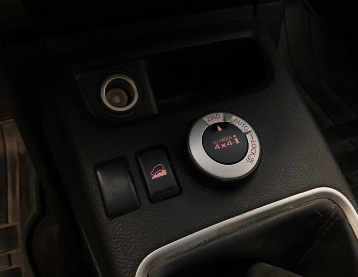 Nissan X-Trail 25