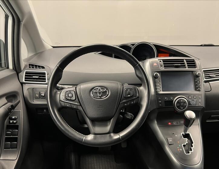 Toyota Verso 5