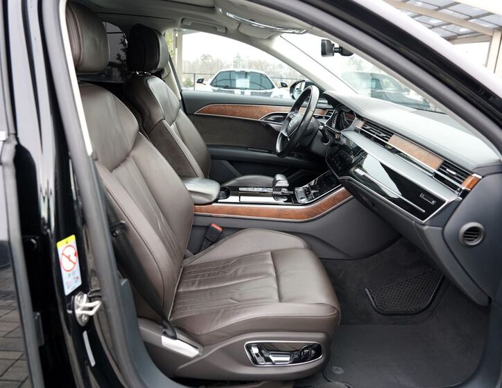 Audi A8 30