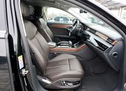 Audi A8 30