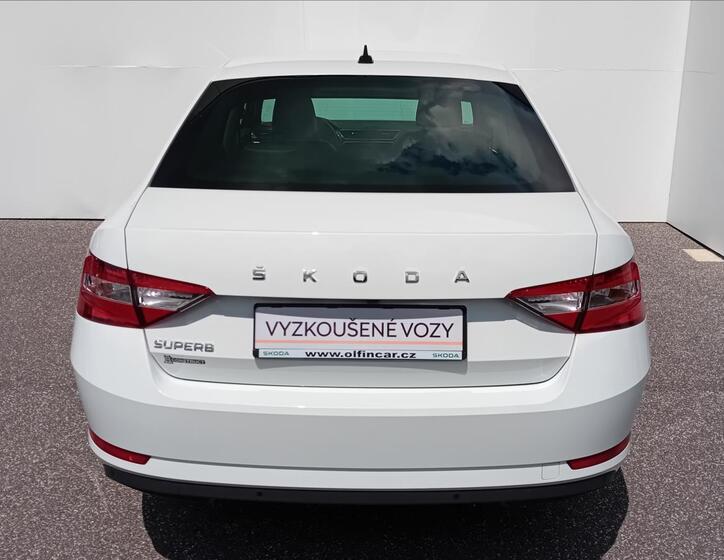 Škoda Superb 8