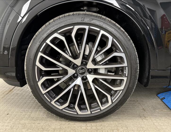 Audi Q7 34