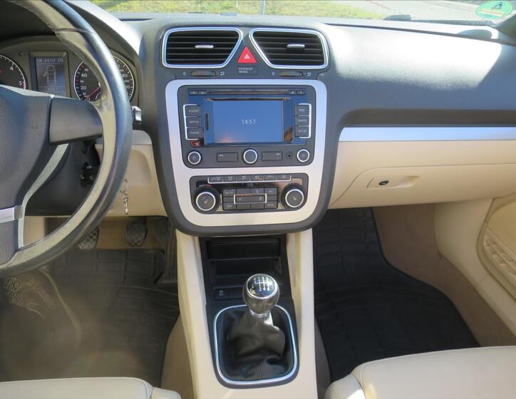 Volkswagen EOS 13