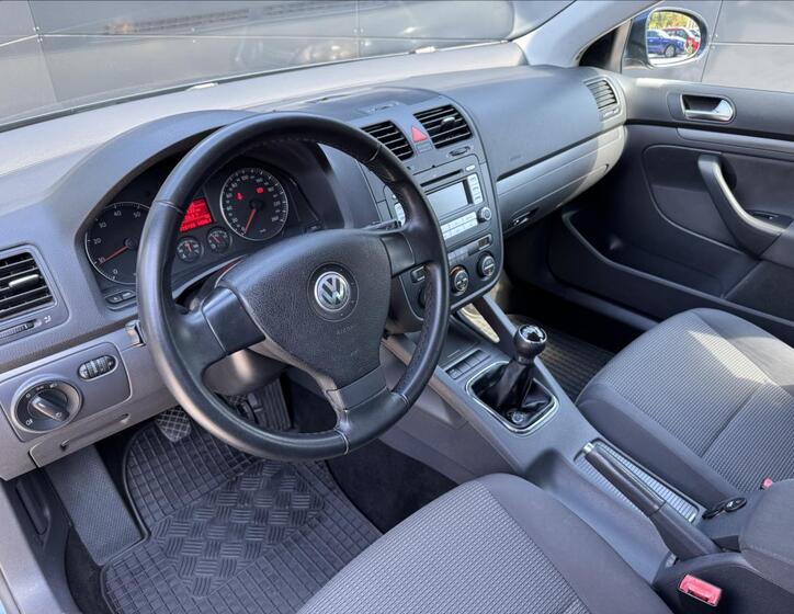Volkswagen Golf 9
