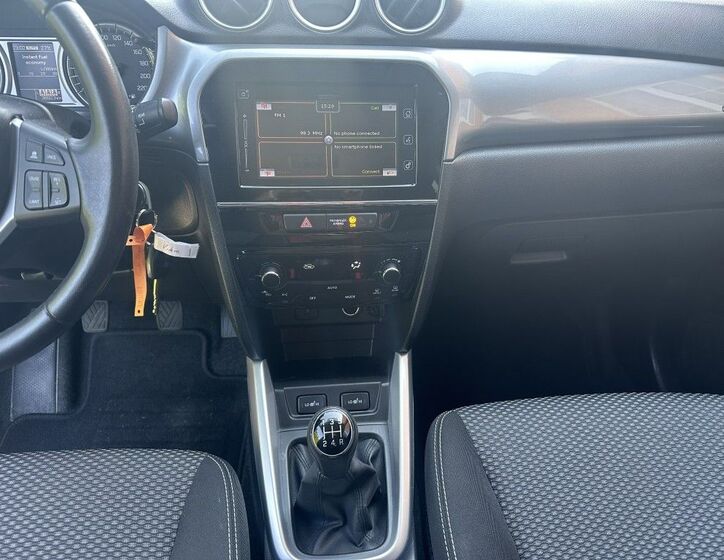 Suzuki Vitara 12