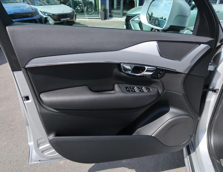 Volvo XC90 23