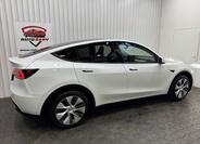 Tesla Model Y 9