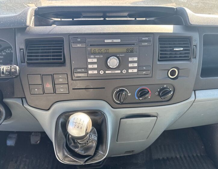 Ford Transit 13