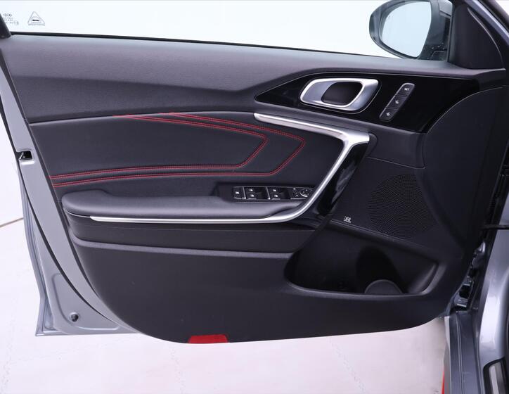 KIA ProCeed 12