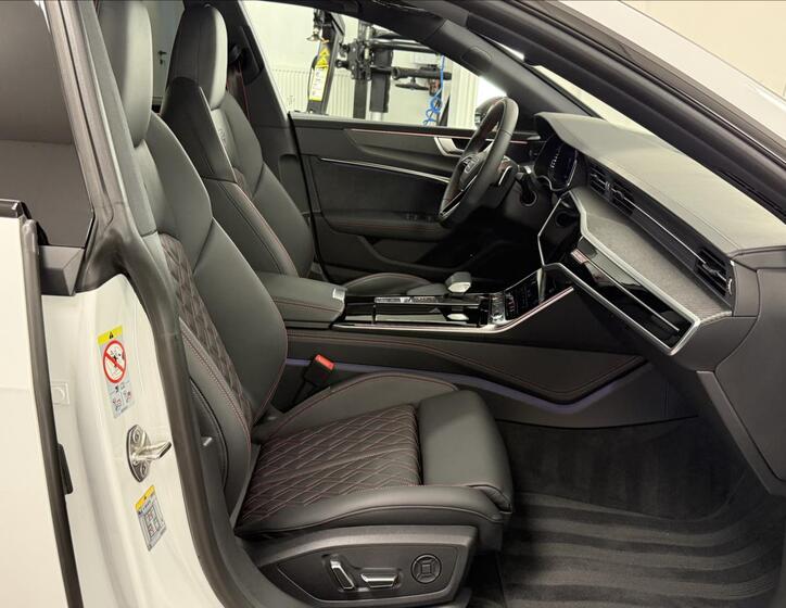 Audi S7 11