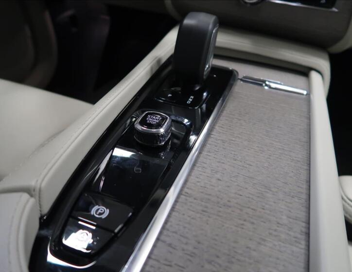 Volvo XC90 16