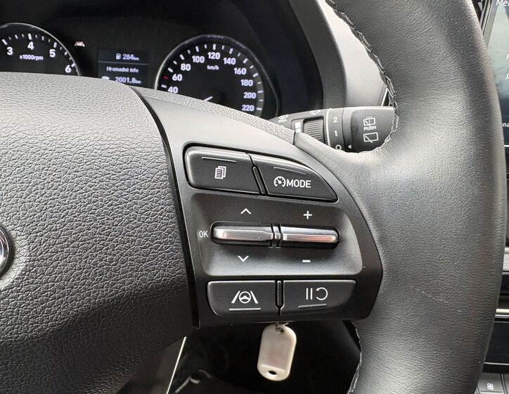 Hyundai i30 24