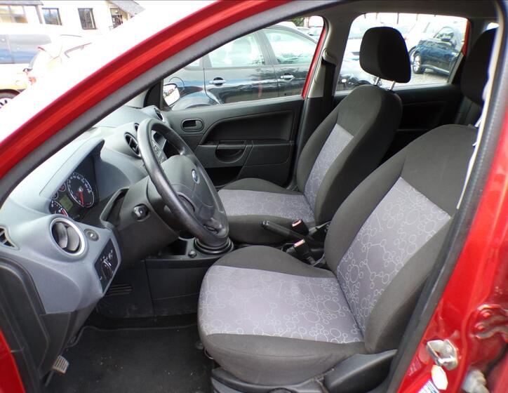 Ford Fiesta 12