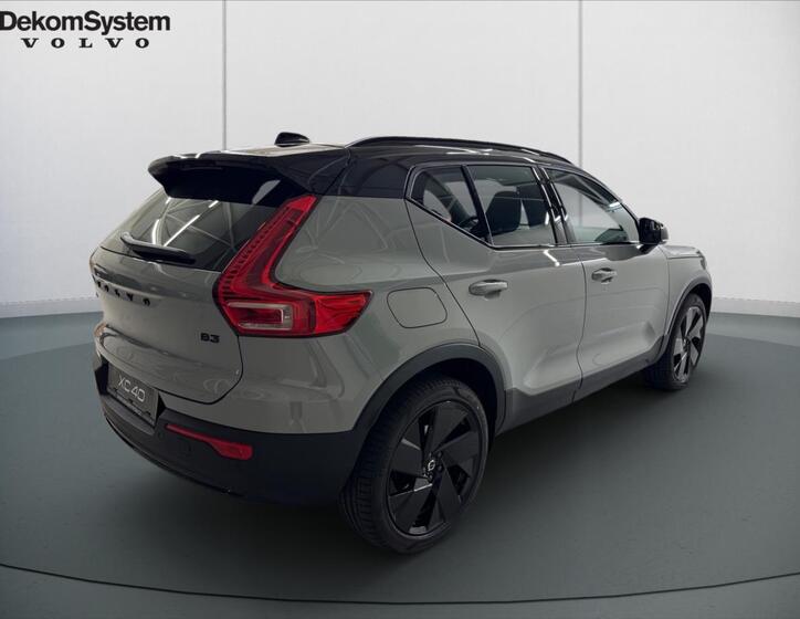Volvo XC40 3