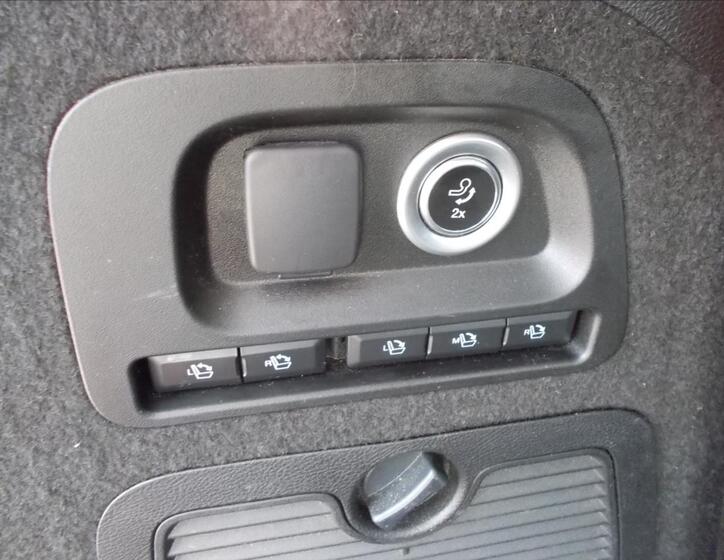 Ford Galaxy 18