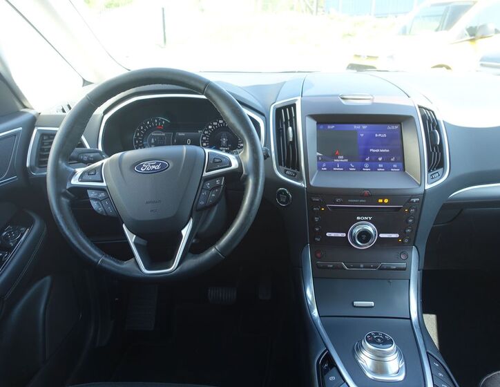 Ford Galaxy 8