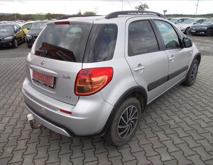 Suzuki SX4 10