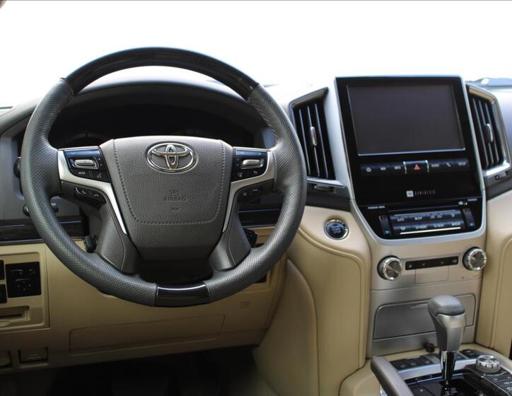 Toyota Land Cruiser 17