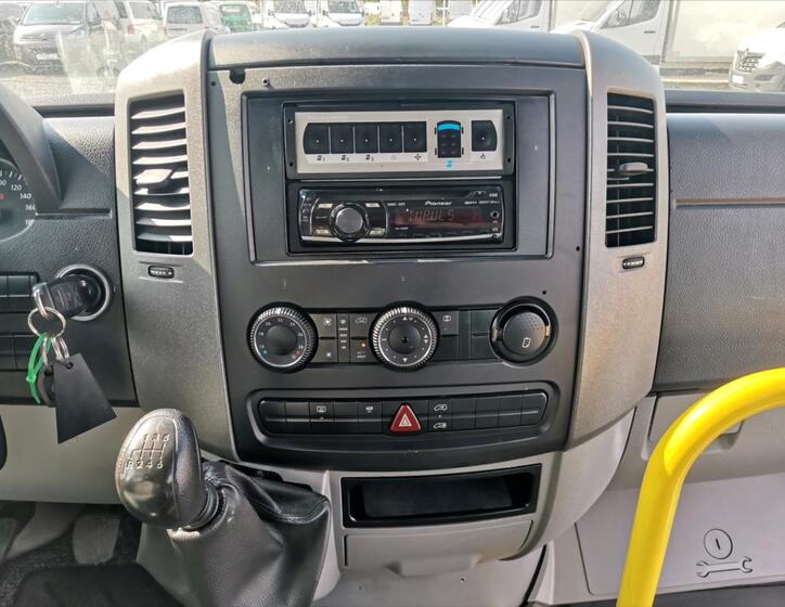 Volkswagen Crafter 10