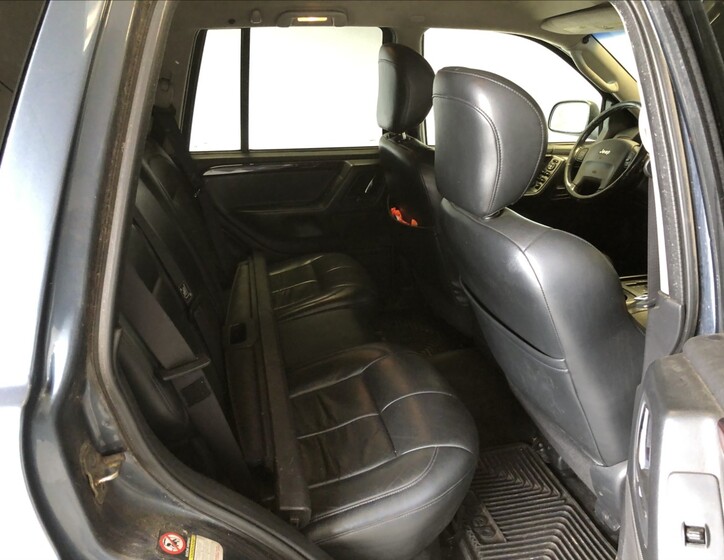 Jeep Grand Cherokee 11