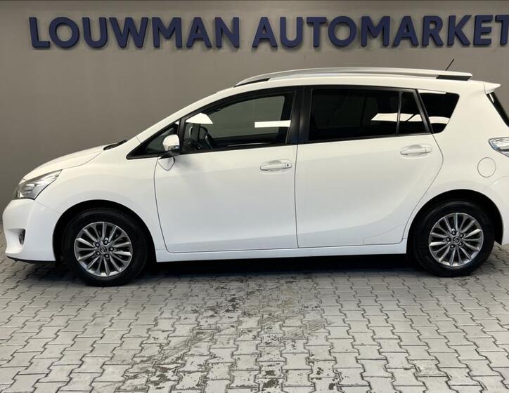 Toyota Verso 3