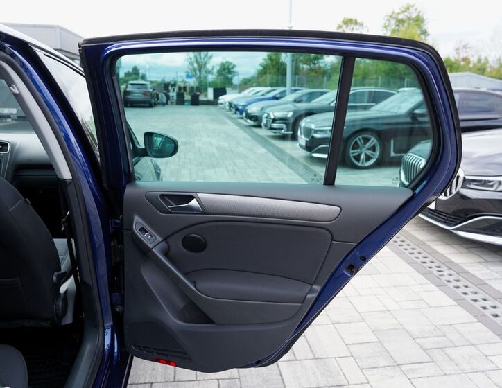 Volkswagen Golf 16