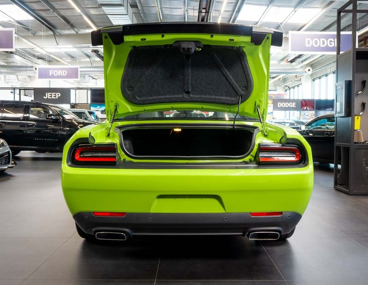 Dodge Challenger 6