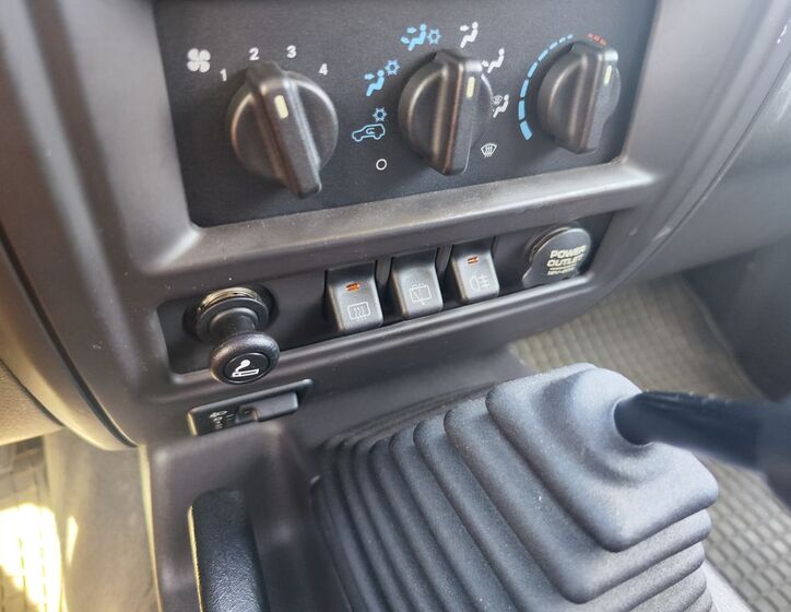 Jeep Cherokee 16