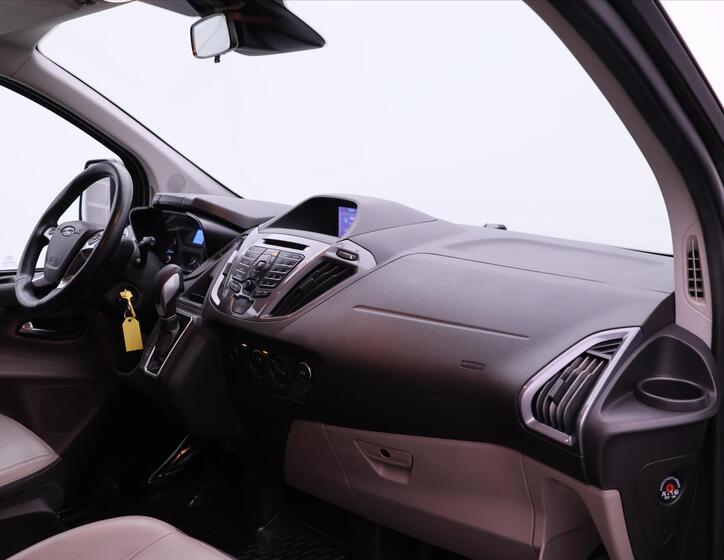 Ford Tourneo Custom 26