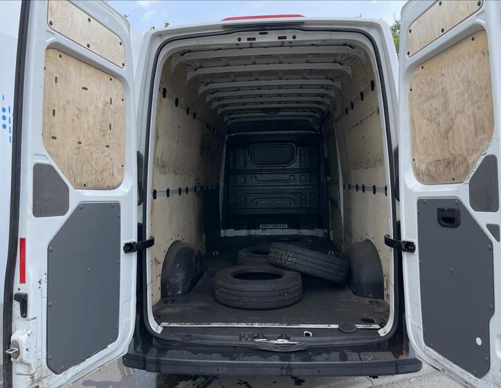 Volkswagen Crafter 18
