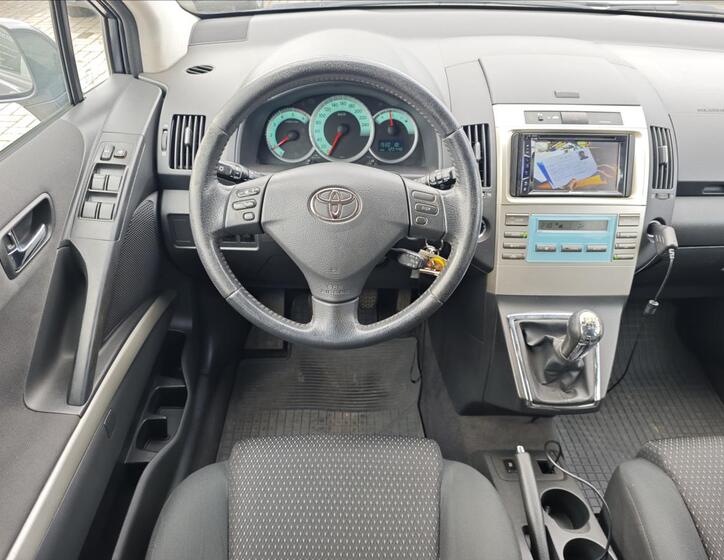 Toyota Corolla Verso 18