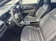 Jeep Avenger 8