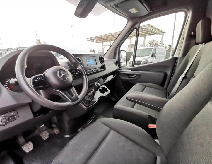 Mercedes-Benz Sprinter 5