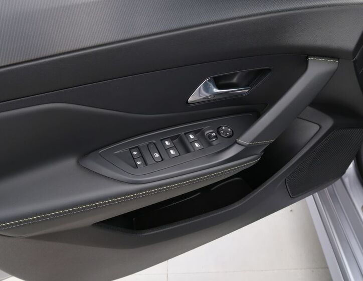 Peugeot 308 13