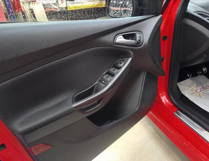 Ford Focus 25