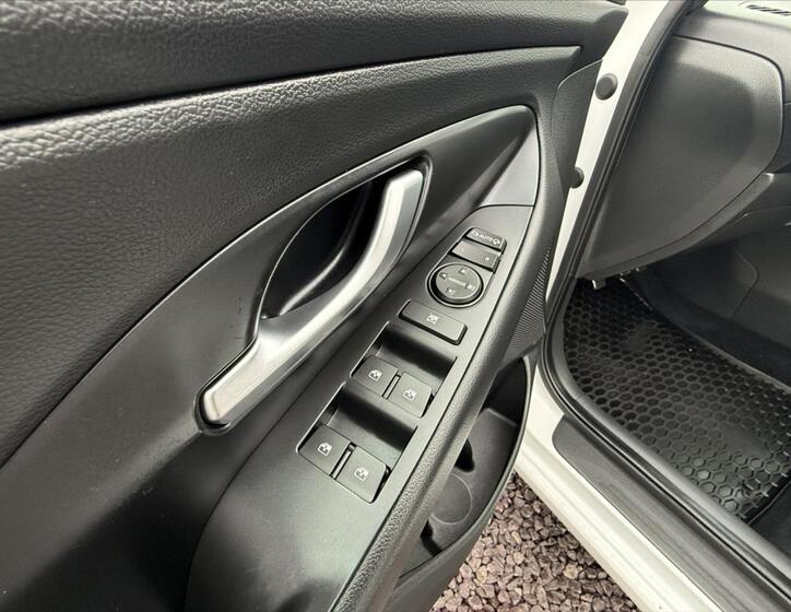 Hyundai i30 8
