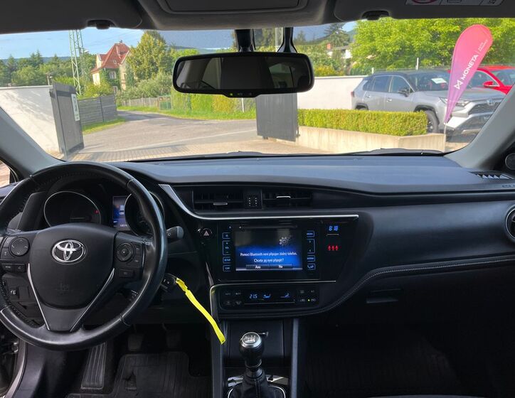 Toyota Auris 18