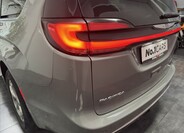 Chrysler Pacifica 30