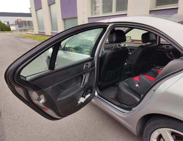 Peugeot 607 12