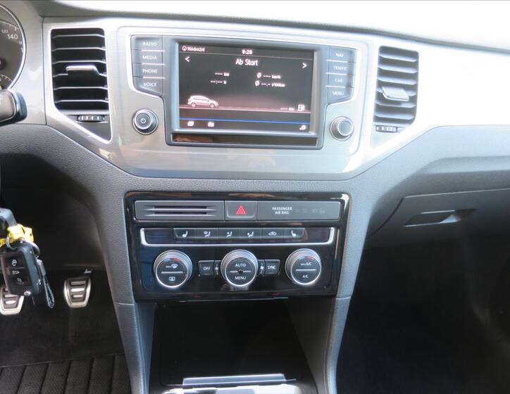 Volkswagen Golf 10