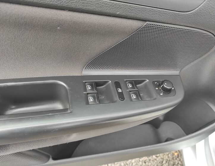 Volkswagen Golf 12