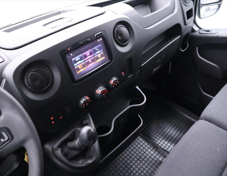 Renault Master 18