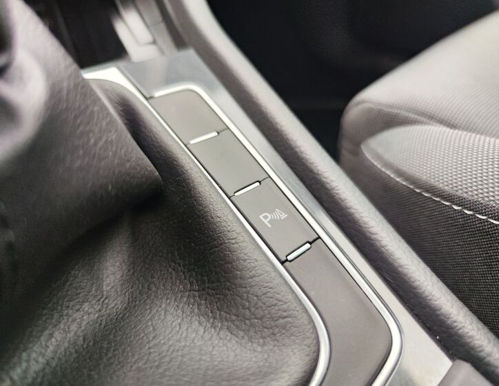 Volkswagen Golf 23