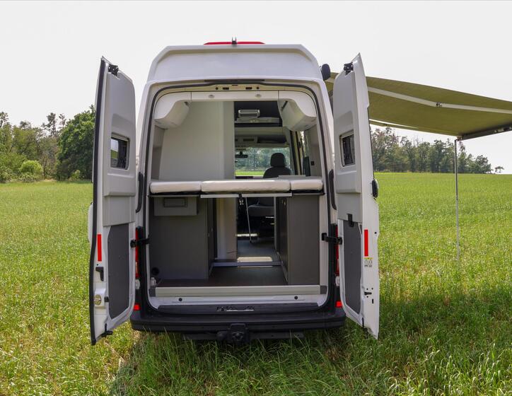 Volkswagen Grand California 12