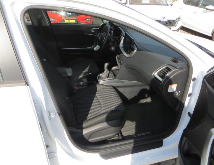 KIA Ceed 10