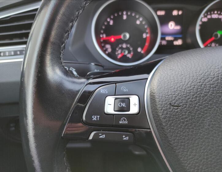 Volkswagen Tiguan 11