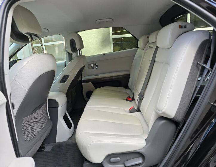 Hyundai IONIQ 27