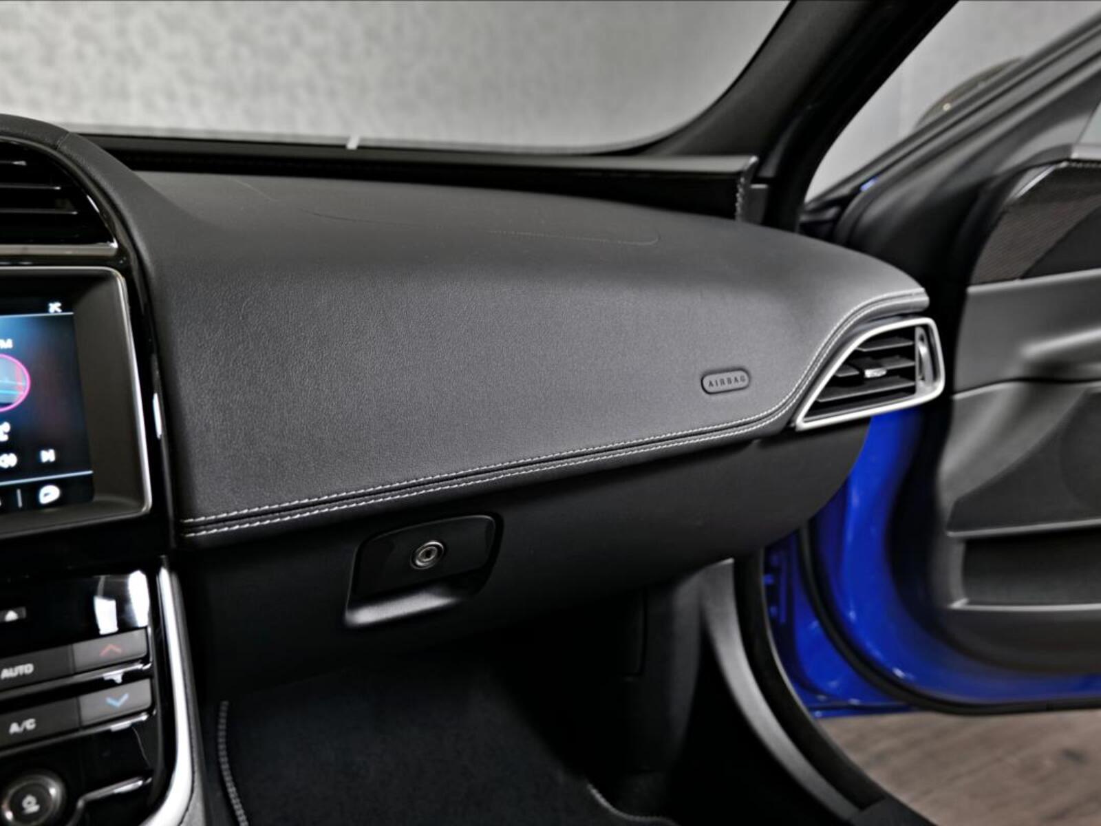 Jaguar XE 35