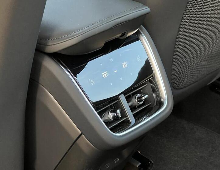 Volvo EX90 15